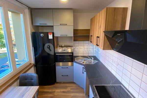 2 bedroom flat to rent, 63 m², Chomutovská, Karlovy Vary