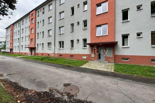 Studio flat to rent, 28 m², Brožíkova, 