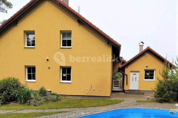 recreational property to rent, 0 m², Poděvousy