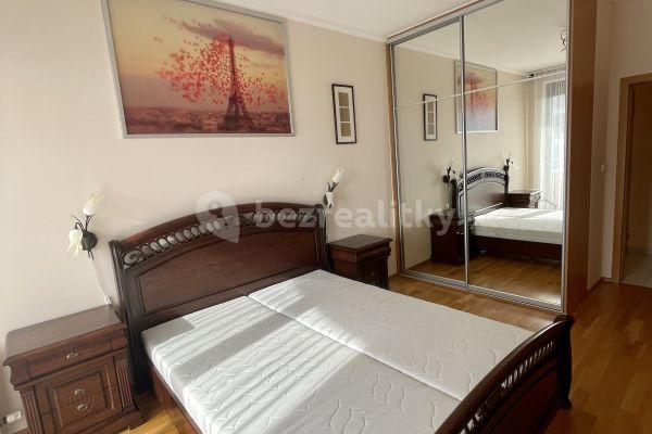 1 bedroom with open-plan kitchen flat to rent, 60 m², V Zářezu, Praha