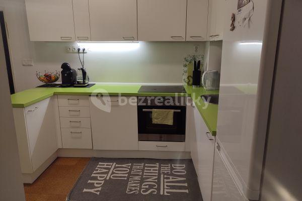 2 bedroom flat to rent, 50 m², Na Okraji, Praha