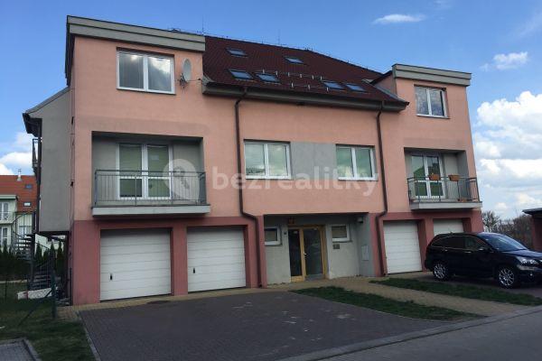 3 bedroom with open-plan kitchen flat to rent, 120 m², K Rozkoši, Hlavní město Praha