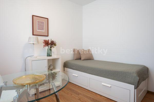 2 bedroom flat to rent, 37 m², Zenklova, Praha