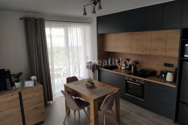 2 bedroom with open-plan kitchen flat to rent, 65 m², V Zahrádkách, Plzeň