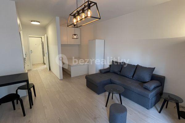 Studio flat to rent, 33 m², Hartigova, Hlavní město Praha