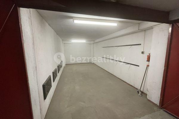 garage to rent, 19 m², Nušlova, Praha