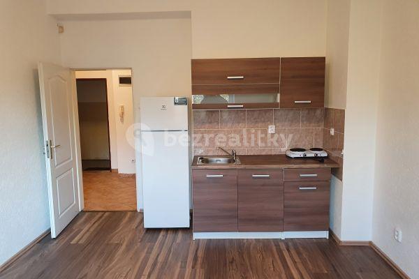 Small studio flat to rent, 24 m², Záběhlická, Praha