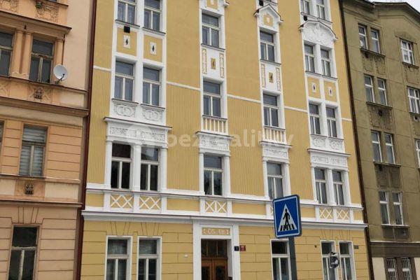 Small studio flat to rent, 25 m², Svatoslavova, Praha