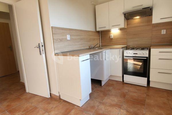 1 bedroom flat to rent, 34 m², U Topolů, 