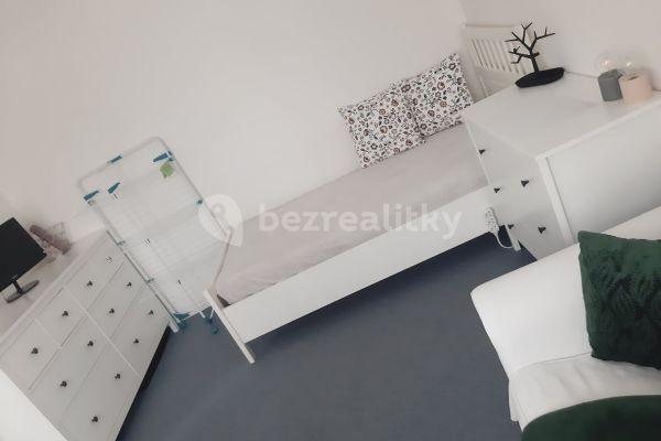 3 bedroom flat to rent, 88 m², Zelenečská, Praha