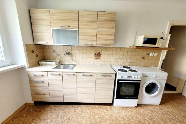 2 bedroom flat to rent, 47 m², Dukelská, 