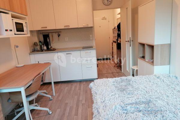 Studio flat to rent, 22 m², Libušino údolí, Brno