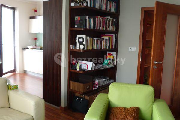 2 bedroom with open-plan kitchen flat to rent, 84 m², Dragounská, Praha