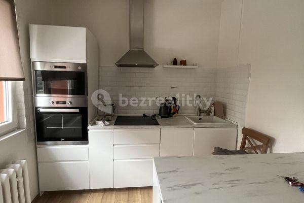 3 bedroom flat to rent, 70 m², U Bazénu, Hlavní město Praha