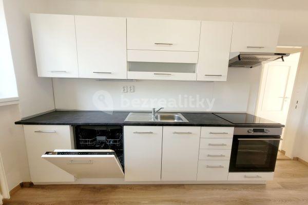 3 bedroom flat to rent, 68 m², Šenovská, 