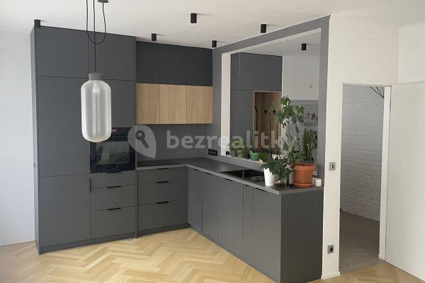 1 bedroom with open-plan kitchen flat to rent, 52 m², Šmeralova, Hlavní město Praha