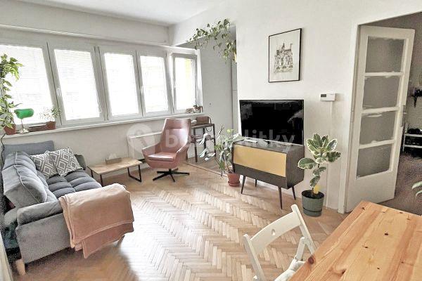 1 bedroom with open-plan kitchen flat to rent, 56 m², U Městských domů, Praha