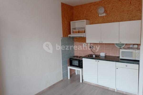 Small studio flat to rent, 7 m², Ústecká, Chlumec