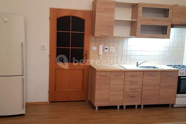 Studio flat to rent, 32 m², Hálkova, Plzeň