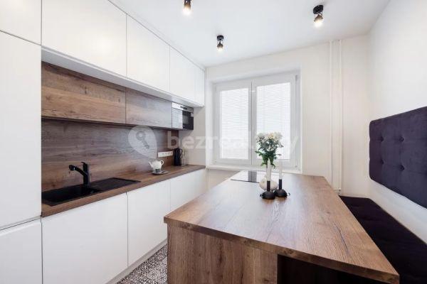 3 bedroom flat to rent, 68 m², Křižíkova, Ostrava