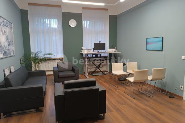 office to rent, 27 m², Karlovo náměstí, Praha