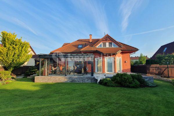 house for sale, 210 m², U Stadionu, Veltrusy