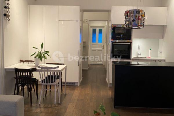 2 bedroom with open-plan kitchen flat to rent, 70 m², Korunní, Praha