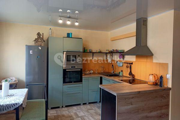 2 bedroom with open-plan kitchen flat for sale, 54 m², Veltruská, Praha