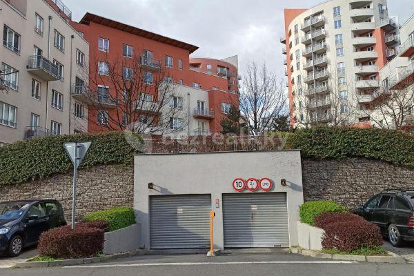 garage to rent, 14 m², Kamelova, Hlavní město Praha