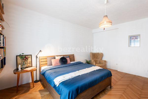 2 bedroom with open-plan kitchen flat for sale, 68 m², Kouřimská, Hlavní město Praha