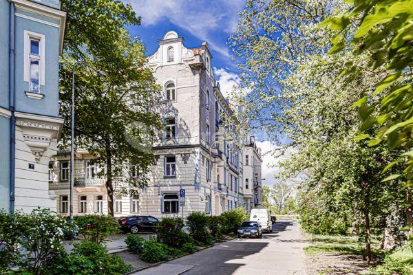 2 bedroom flat to rent, 61 m², Kaizlovy sady, Praha