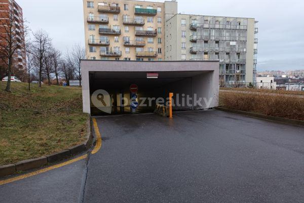 garage to rent, 14 m², V Dolině, Praha