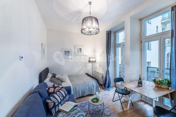 Studio flat to rent, 24 m², Příčná, Praha