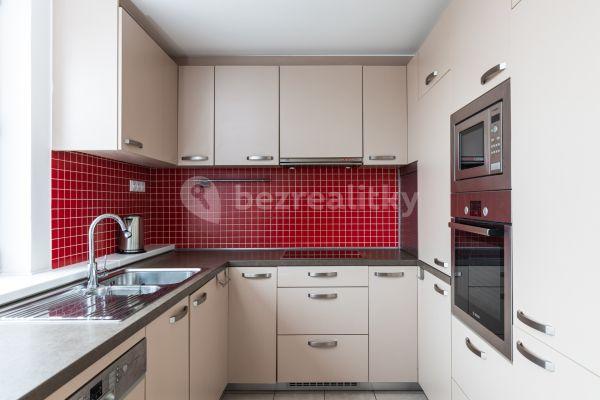 3 bedroom with open-plan kitchen flat to rent, 110 m², Jevanská, 