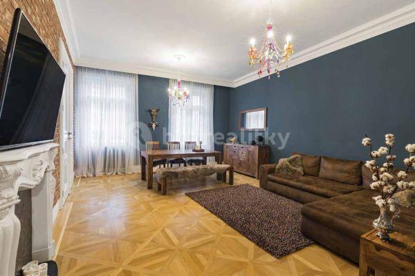 3 bedroom flat to rent, 92 m², Ostrovní, Praha