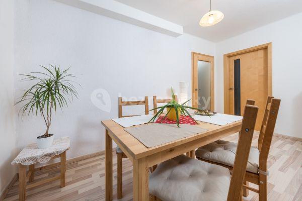 2 bedroom with open-plan kitchen flat for sale, 64 m², Mladých, Hlavní město Praha