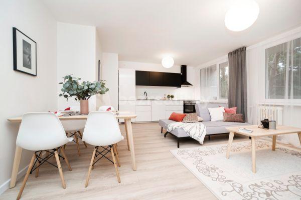 3 bedroom with open-plan kitchen flat for sale, 80 m², Glowackého, Prague, Prague