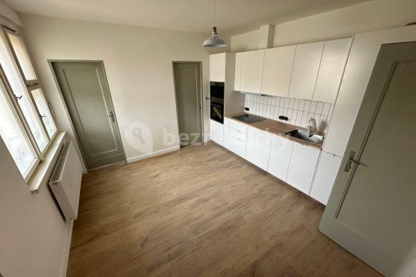 3 bedroom flat to rent, 84 m², V Holešovičkách, Praha
