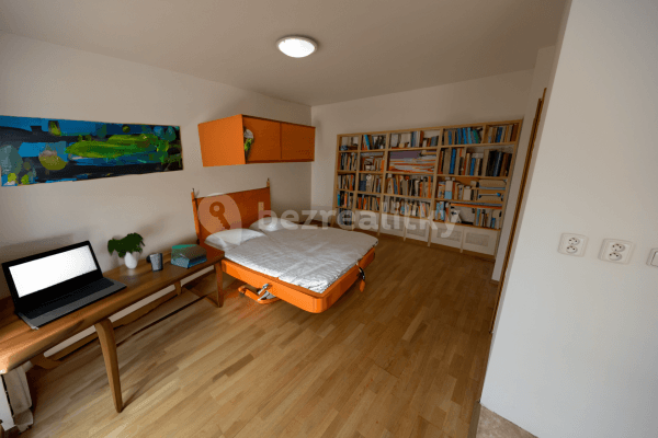 Studio flat for sale, 61 m², Vřesová, Praha