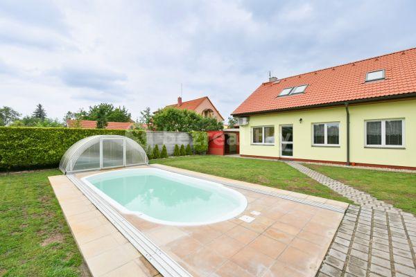 house for sale, 250 m², Husova, Kostelec nad Labem