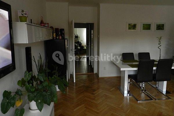 3 bedroom flat for sale, 79 m², Plzeňská, Praha