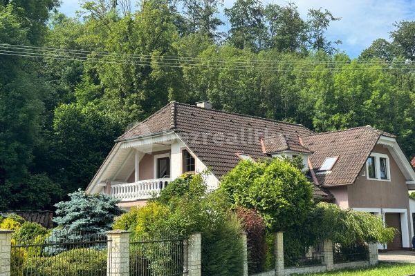 house for sale, 220 m², Sebranice