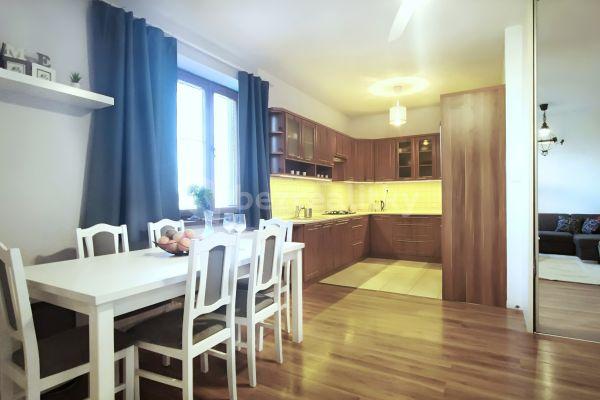 3 bedroom flat for sale, 70 m², Jaskový rad, Bratislava