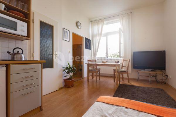 Studio flat to rent, 28 m², Kozácká, Praha