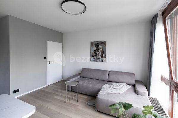 1 bedroom with open-plan kitchen flat to rent, 50 m², Novákových, Praha