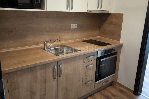 Studio flat to rent, 19 m², Suchdolské náměstí, Praha