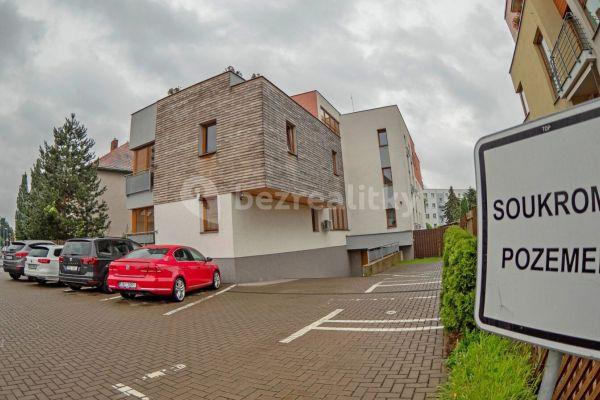 1 bedroom with open-plan kitchen flat for sale, 53 m², Na Rybárně, Hradec Králové