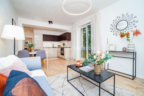 3 bedroom with open-plan kitchen flat for sale, 72 m², Hartigova, Hlavní město Praha