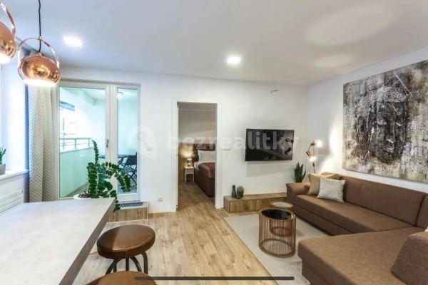 1 bedroom with open-plan kitchen flat to rent, 62 m², Jungmannova, Hlavní město Praha