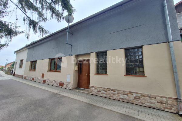 house to rent, 140 m², Hlavní, Oslavany